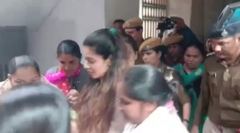 'पायल रोहतगी' ला जामीन नामंजूर, 'नेहरू' कुटुंबीयांबद्दलचे वक्तव्य भोवलं; बॉलिवूड सेलिब्रिटींनी दिला पाठिंबा 'पायल रोहतगी' ला जामीन नामंजूर, 'नेहरू' कुटुंबीयांबद्दलचे वक्तव्य भोवलं; बॉलिवूड सेलिब्रिटींनी दिला पाठिंबा
