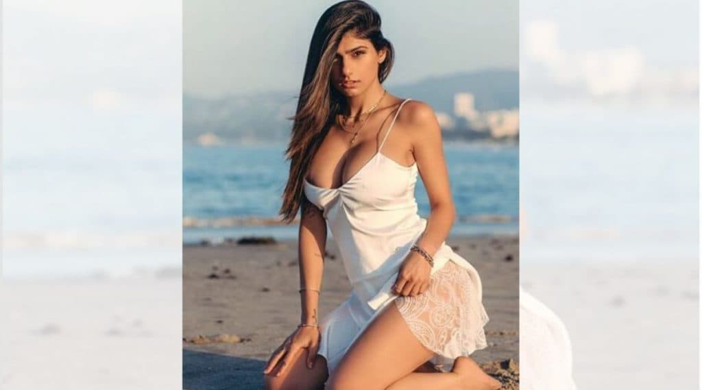 माजी XXX स्टार मिया खलिफा चा काळ्या बिकिनीतील हा Hot Photo पाहून भल्याभल्यांच्या डोळ्यापुढे येईल अंधारी; नक्की पाहा माजी XXX स्टार मिया खलिफा चा काळ्या बिकिनीतील हा Hot Photo पाहून भल्याभल्यांच्या डोळ्यापुढे येईल अंधारी; नक्की पाहा