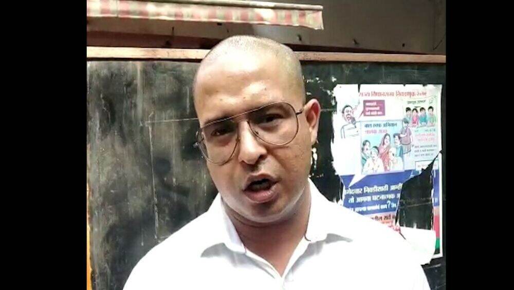वडाळा येथील तरुणाच्या मुंडण प्रकरणी 4 शिवसैनिकांना अटक; सीएम उद्धव ठाकरे यांच्याविरुद्ध लिहिली होती आक्षेपार्ह पोस्ट वडाळा येथील तरुणाच्या मुंडण प्रकरणी 4 शिवसैनिकांना अटक; सीएम उद्धव ठाकरे यांच्याविरुद्ध लिहिली होती आक्षेपार्ह पोस्ट