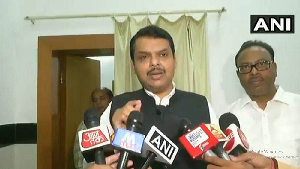 केंद्राला 40 हजार कोटी परत केल्याबाबत, देवेंद्र फडणवीस यांनी फेटाळले अनंत हेगडेंचे आरोप; 'असे पैसे परत करता येत नाहीत' केंद्राला 40 हजार कोटी परत केल्याबाबत, देवेंद्र फडणवीस यांनी फेटाळले अनंत हेगडेंचे आरोप; 'असे पैसे परत करता येत नाहीत'