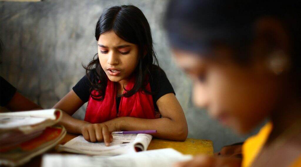 CBSE Class 10th, 12th New Exam Pattern: शैक्षणिक वर्ष 2019-20 मध्ये 'सीबीएसई' च्या प्रश्नपत्रिका, गुणपद्धती आणि उत्तीर्ण होण्यासाठी किमान गुणांमध्ये बदल CBSE Class 10th, 12th New Exam Pattern: शैक्षणिक वर्ष 2019-20 मध्ये 'सीबीएसई' च्या प्रश्नपत्रिका, गुणपद्धती आणि उत्तीर्ण होण्यासाठी किमान गुणांमध्ये बदल