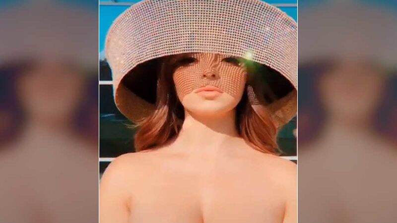 Demi Rose: ब्रिटिश मॉडेल डेमी रोझ चा टॉपलेस विडिओ पाहिलात का? (See Video) Demi Rose: ब्रिटिश मॉडेल डेमी रोझ चा टॉपलेस विडिओ पाहिलात का? (See Video)