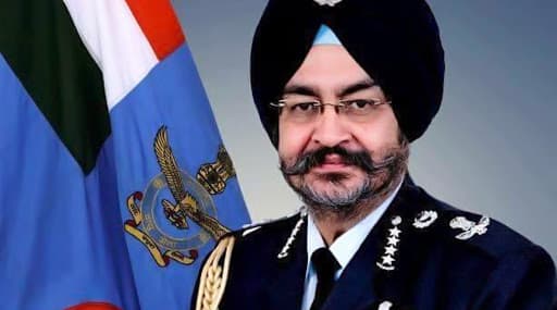 नोटबंदीच्या काळात आम्ही 625 टन नोटा भारतभर पोहचवल्या - माजी नौदल प्रमुख बी. एस धनोवा नोटबंदीच्या काळात आम्ही 625 टन नोटा भारतभर पोहचवल्या - माजी नौदल प्रमुख बी. एस धनोवा