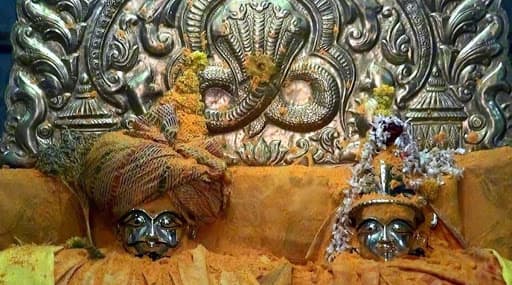 Pali Khandoba Yatra 2020: सातारा शहरात पाली येथे रंगली खंडोबाची यात्रा; म्हाळसा देवी सोबत पार पडला देवाचा विवाह Pali Khandoba Yatra 2020: सातारा शहरात पाली येथे रंगली खंडोबाची यात्रा; म्हाळसा देवी सोबत पार पडला देवाचा विवाह