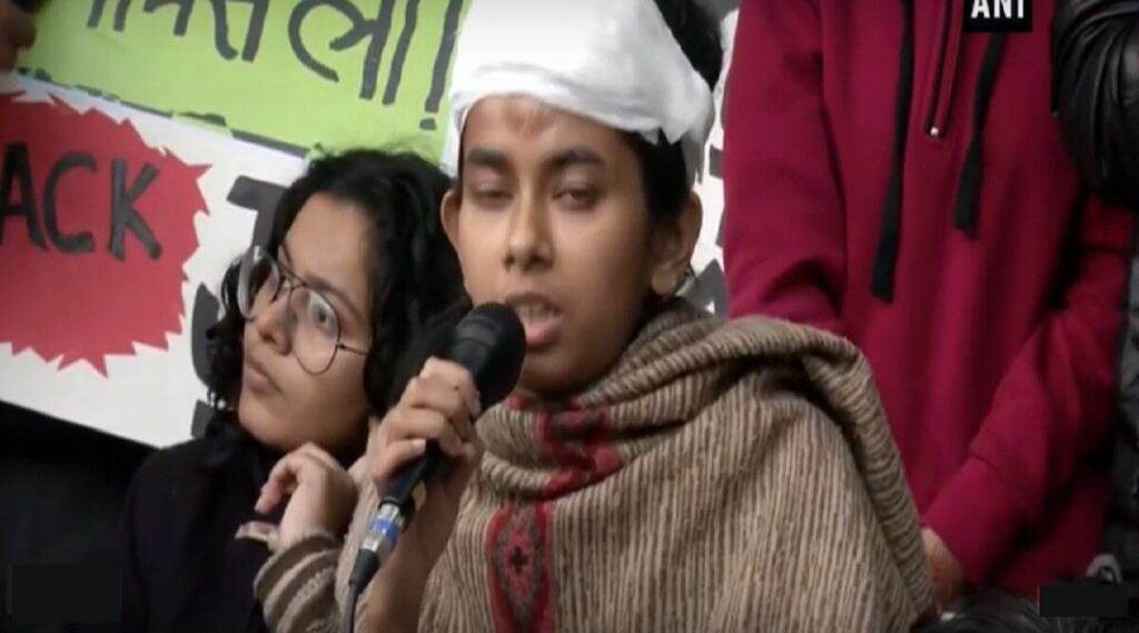 JNU Violence: जेएनयू विद्यार्थी संघटनेची अध्यक्ष आईशी घोष हिने हिंसाचारापूर्वी 3 तास दिल्ली पोलिसांना माहिती देत मागितली होती मदत; रिपोर्ट JNU Violence: जेएनयू विद्यार्थी संघटनेची अध्यक्ष आईशी घोष हिने हिंसाचारापूर्वी 3 तास दिल्ली पोलिसांना माहिती देत मागितली होती मदत; रिपोर्ट
