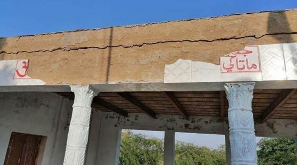 पाकिस्तान मधील सिंध प्रांतातील मंदिरावर हल्ला; मूर्तींची करण्यात आली तोडफोड पाकिस्तान मधील सिंध प्रांतातील मंदिरावर हल्ला; मूर्तींची करण्यात आली तोडफोड