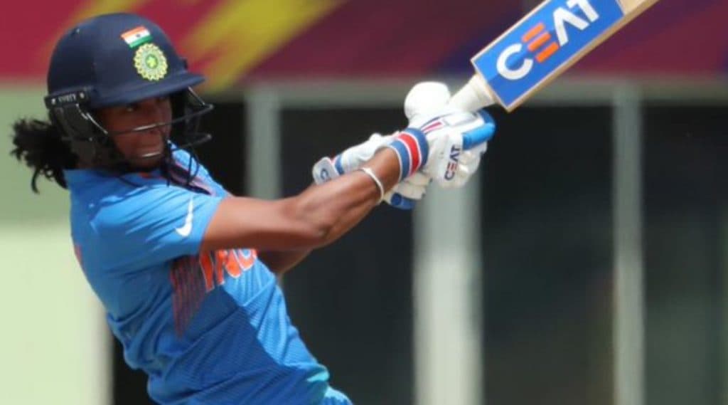 IND vs ENG Women's Tri-Series 2020: हरमनप्रीत कौर ने इंग्लंडविरुद्ध षटकार मारत मिळवून दिला विजय, 12 व्या वेळी नाबाद राहत रचला इतिहास IND vs ENG Women's Tri-Series 2020: हरमनप्रीत कौर ने इंग्लंडविरुद्ध षटकार मारत मिळवून दिला विजय, 12 व्या वेळी नाबाद राहत रचला इतिहास