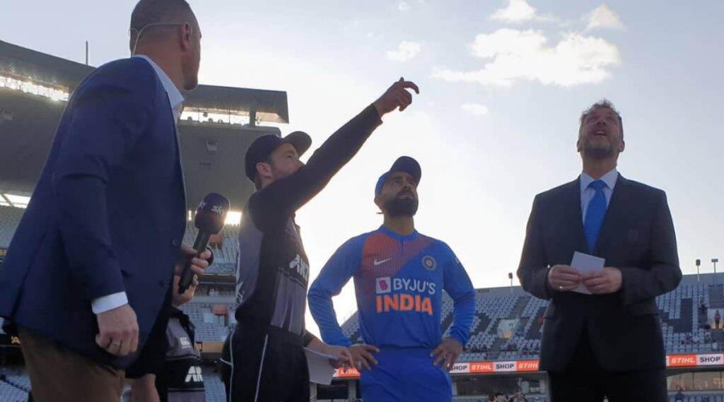 IND vs NZ 3rd T20I: टॉस जिंकून न्यूझीलंडने घेतला गोलंदाजीचा निर्णय, पाहा भारताचा प्लेयिंग XI IND vs NZ 3rd T20I: टॉस जिंकून न्यूझीलंडने घेतला गोलंदाजीचा निर्णय, पाहा भारताचा प्लेयिंग XI