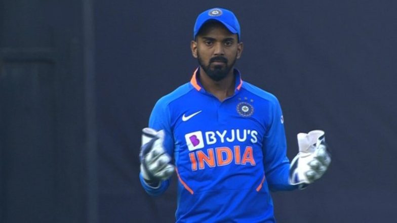 IND vs AUS 1st ODI: केएल राहुल ने डेविड वॉर्नर चा कॅच सोडल्यावर वानखेडेवरील चाहत्यांनी केला 'धोनी...धोनी' नावाचा जयघोष, पाहा Video