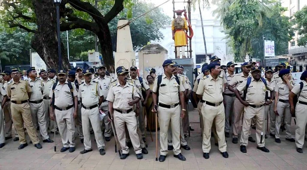 Maharashtra Police Raising Day: महाराष्ट्र पोलीस दलाच्या वर्धापन दिनानिमित्त मुख्यमंत्री उद्धव ठाकरे यांच्या उपस्थितीत विशेष संचलन, जाणून घ्या इतिहास Maharashtra Police Raising Day: महाराष्ट्र पोलीस दलाच्या वर्धापन दिनानिमित्त मुख्यमंत्री उद्धव ठाकरे यांच्या उपस्थितीत विशेष संचलन, जाणून घ्या इतिहास
