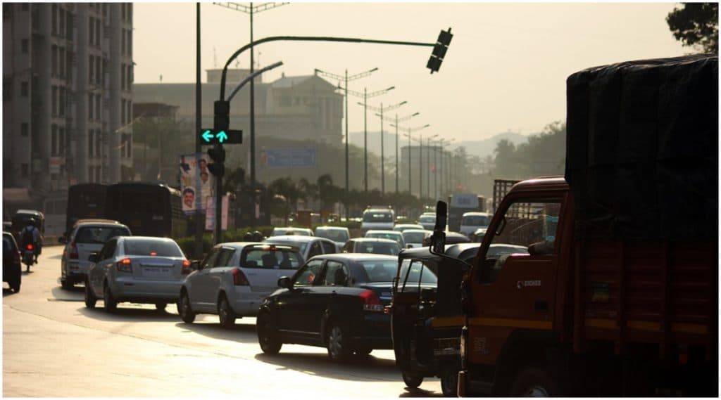 Mumbai Traffic Updates: पश्चिम द्रुतगती महामार्गावर आठवड्याच्या दुसर्या दिवशी देखील ट्राफिक जॅम! Mumbai Traffic Updates: पश्चिम द्रुतगती महामार्गावर आठवड्याच्या दुसर्या दिवशी देखील ट्राफिक जॅम!