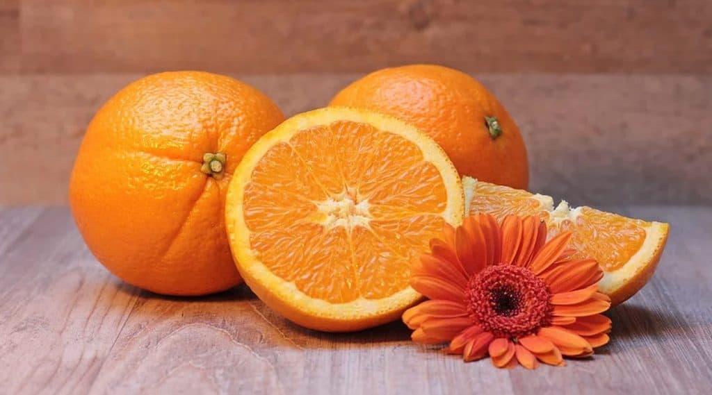 Winter Health Tips: थंडीत संत्री खाण्याचे '5' गुणकारी फायदे Winter Health Tips: थंडीत संत्री खाण्याचे '5' गुणकारी फायदे