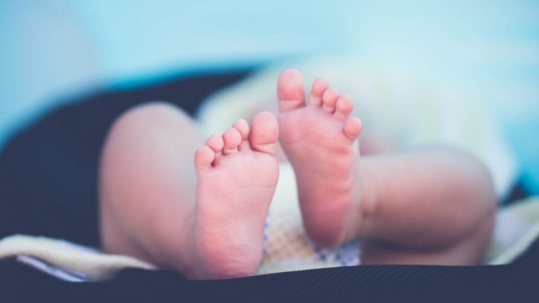 मुंबई: घाटकोपर येथे अविवाहित महिलेने नवजात बालकाला इमारतीच्या 6 व्या मजल्यावरुन फेकले; गुन्हा दाखल