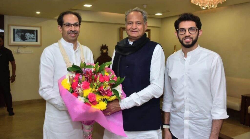 मुंबई: उद्धव ठाकरे, अशोक गहलोत या दोन मुख्यमंत्र्यांमध्ये महत्त्वाची बैठक; 'मातोश्री' येथे चर्चा मुंबई: उद्धव ठाकरे, अशोक गहलोत या दोन मुख्यमंत्र्यांमध्ये महत्त्वाची बैठक; 'मातोश्री' येथे चर्चा