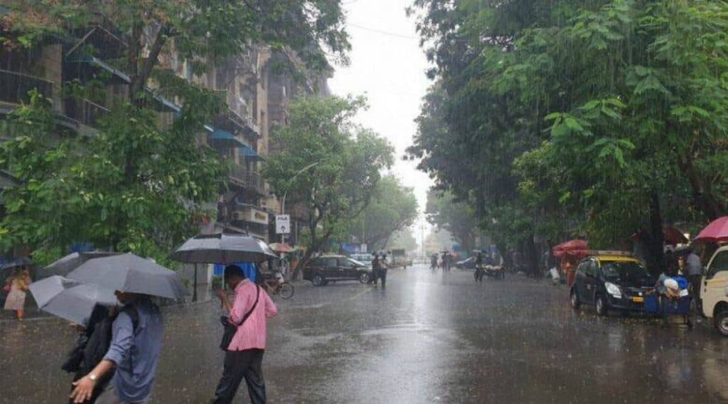 Nisarga Cyclone: 'निसर्ग चक्रीवादळ' दरम्यान मुसळधार पाऊस अपेक्षित; BMC ने जारी केली DOs आणि DONTs ची यादी Nisarga Cyclone: 'निसर्ग चक्रीवादळ' दरम्यान मुसळधार पाऊस अपेक्षित; BMC ने जारी केली DOs आणि DONTs ची यादी