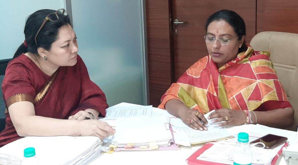 अंगणवाडी सेविका, मदतनीसांची 5,500 पदे तत्काळ भरली जाणार; महिला व बालविकासमंत्री यशोमती ठाकूर यांची घोषणा अंगणवाडी सेविका, मदतनीसांची 5,500 पदे तत्काळ भरली जाणार; महिला व बालविकासमंत्री यशोमती ठाकूर यांची घोषणा