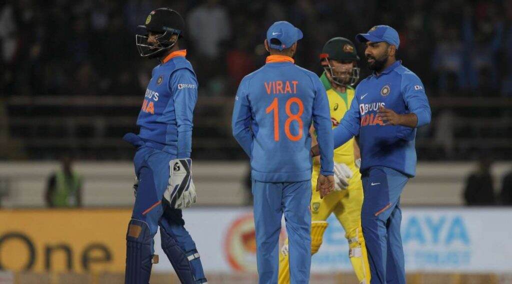 IND vs AUS 3rd ODI 2020 Match Live Streaming: भारत विरुद्ध ऑस्ट्रेलिया लाईव्ह सामना आणि स्कोर पहा Star Sports आणि Hotstar Online वर IND vs AUS 3rd ODI 2020 Match Live Streaming: भारत विरुद्ध ऑस्ट्रेलिया लाईव्ह सामना आणि स्कोर पहा Star Sports आणि Hotstar Online वर