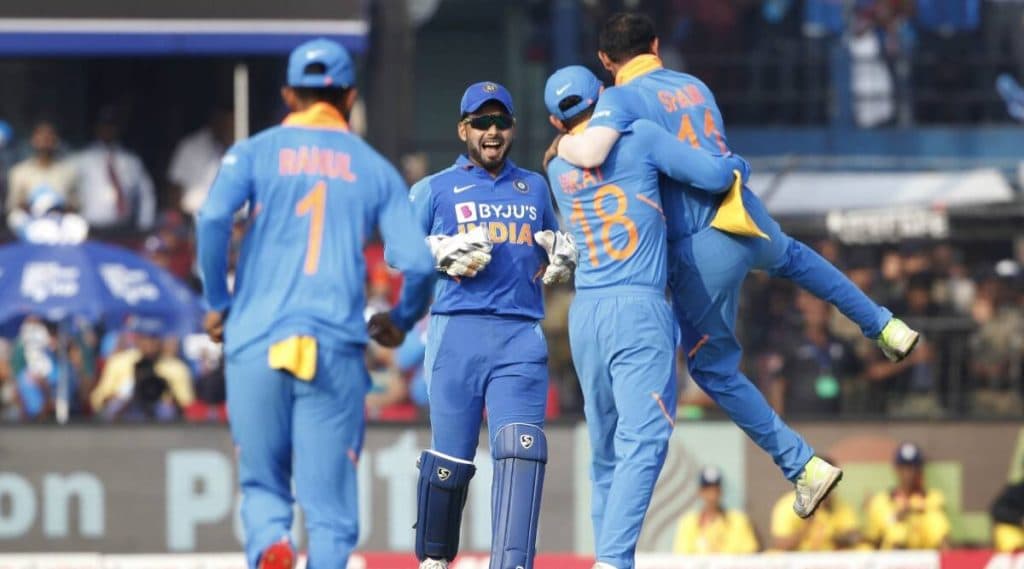 IND vs SL 2nd T20I: विराट कोहली याने जिंकला टॉस, भारताची बॉलिंग; असा आहे टीम इंडिया-श्रीलंकेचा प्लेयिंग इलेव्हन IND vs SL 2nd T20I: विराट कोहली याने जिंकला टॉस, भारताची बॉलिंग; असा आहे टीम इंडिया-श्रीलंकेचा प्लेयिंग इलेव्हन