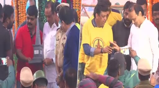 कोरेगाव भीमा विजयस्तंभाला उपमुख्यमंत्री अजित पवार यांचे अभिवादन कोरेगाव भीमा विजयस्तंभाला उपमुख्यमंत्री अजित पवार यांचे अभिवादन
