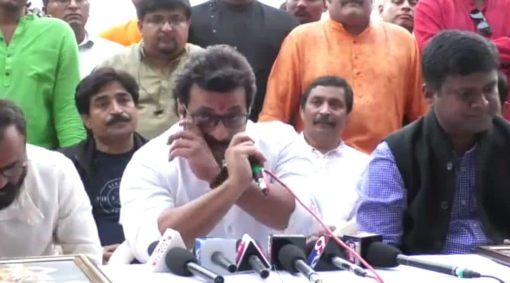 Video: 'स्वराज्य रक्षक संभाजी' मालिका प्रेक्षकांचा निरोप घेणार या भावनेने डॉ. अमोल कोल्हे यांना अश्रू झाले अनावर; पत्रकार परिषदेत दाटून आल्या भावना Video: 'स्वराज्य रक्षक संभाजी' मालिका प्रेक्षकांचा निरोप घेणार या भावनेने डॉ. अमोल कोल्हे यांना अश्रू झाले अनावर; पत्रकार परिषदेत दाटून आल्या भावना