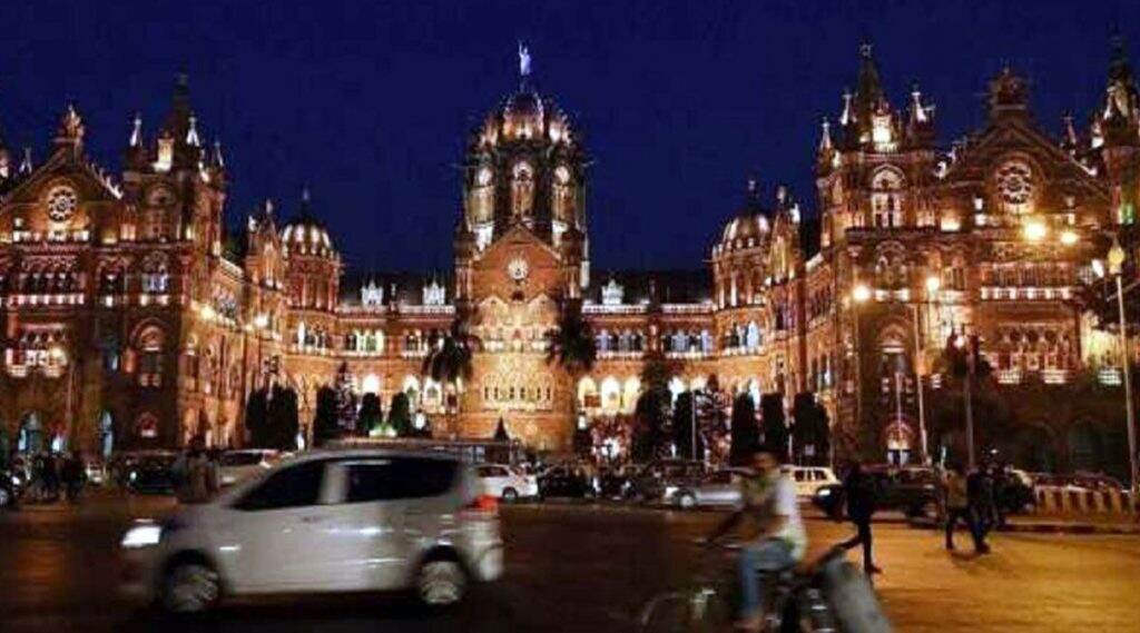 दिल्ली हिंसाचाराच्या पार्श्वभूमीवर मुंबईत हाय अलर्ट जारी; आझाद मैदान सोडून इतर कुठेही आंदोलन करण्यास परवानगी नाही दिल्ली हिंसाचाराच्या पार्श्वभूमीवर मुंबईत हाय अलर्ट जारी; आझाद मैदान सोडून इतर कुठेही आंदोलन करण्यास परवानगी नाही