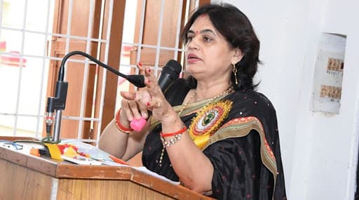 'तुला तुझी लायकी दाखवून देईन!' काँग्रेस आमदार शकुंतला साहू यांच्याकडून महिला IPS अधिकाऱ्याला धमकी 'तुला तुझी लायकी दाखवून देईन!' काँग्रेस आमदार शकुंतला साहू यांच्याकडून महिला IPS अधिकाऱ्याला धमकी