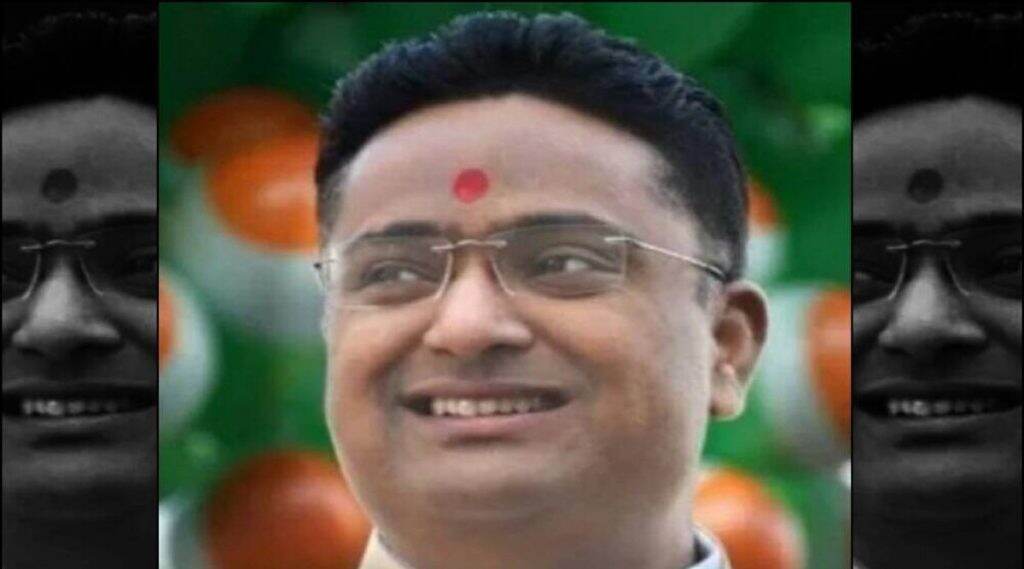 अहमदनगर: श्रीपाद छिंदम याचं नगरसेवकपद रद्द; ठाकरे सरकारचा दणका अहमदनगर: श्रीपाद छिंदम याचं नगरसेवकपद रद्द; ठाकरे सरकारचा दणका