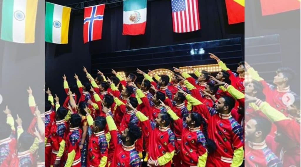 मुंबईच्या V Unbeatable डान्स ग्रुप ने जिंकले America's Got Talent Season 2 चे विजेतेपद (Watch Video) मुंबईच्या V Unbeatable डान्स ग्रुप ने जिंकले America's Got Talent Season 2 चे विजेतेपद (Watch Video)