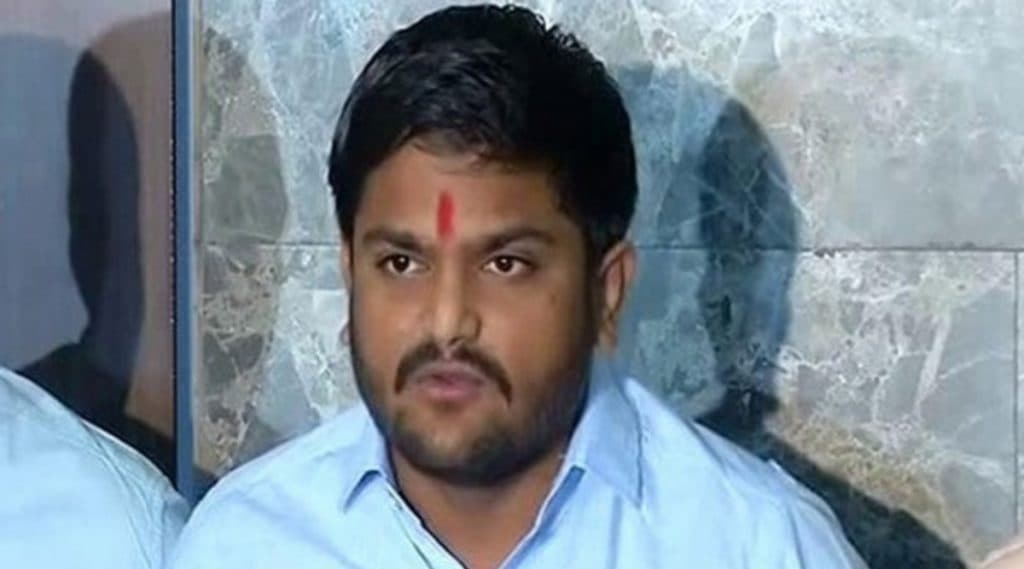 हार्दिक पटेल गेले 20 दिवसांपासून बेपत्ता, पत्नी किंजल यांचा गुजरात सरकार प्रशासनावर आरोप हार्दिक पटेल गेले 20 दिवसांपासून बेपत्ता, पत्नी किंजल यांचा गुजरात सरकार प्रशासनावर आरोप