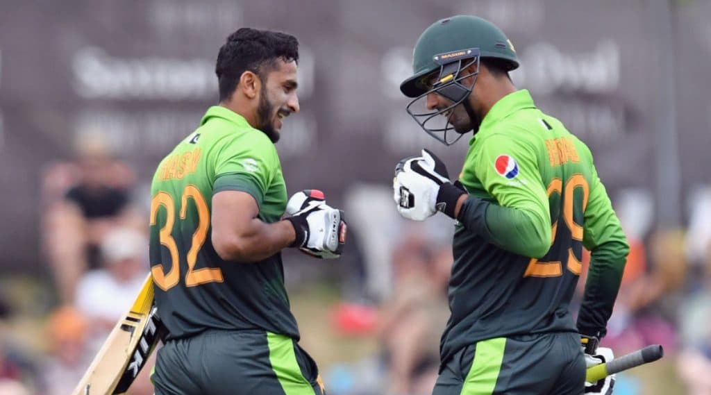 PSL 2020: पाकिस्तान सुपर लीग सुरु होण्याआधी शादाब खान आणि हसन अली या दोन क्रिकेटपटूंमध्ये ट्विटरवर सामना, एकमेकांची खिल्ली उडवली PSL 2020: पाकिस्तान सुपर लीग सुरु होण्याआधी शादाब खान आणि हसन अली या दोन क्रिकेटपटूंमध्ये ट्विटरवर सामना, एकमेकांची खिल्ली उडवली