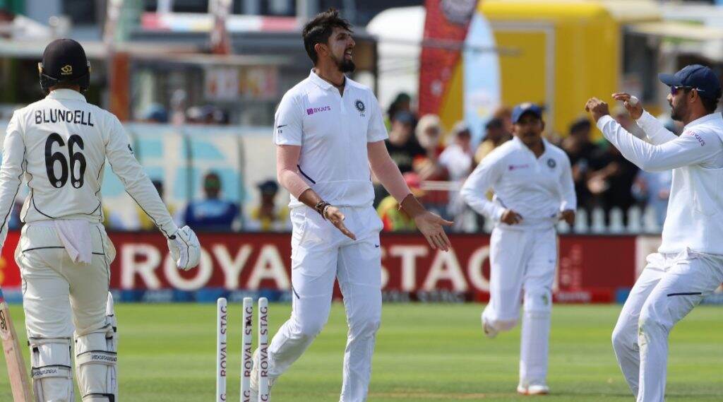 IND vs NZ 1st Test 2020: वेलिंग्टनमध्ये इशांत शर्मा ने 5 विकेट घेत झहीर खान ची 'या' एलिट यादीत केली बरोबरी, मिळवले दुसरे स्थान IND vs NZ 1st Test 2020: वेलिंग्टनमध्ये इशांत शर्मा ने 5 विकेट घेत झहीर खान ची 'या' एलिट यादीत केली बरोबरी, मिळवले दुसरे स्थान