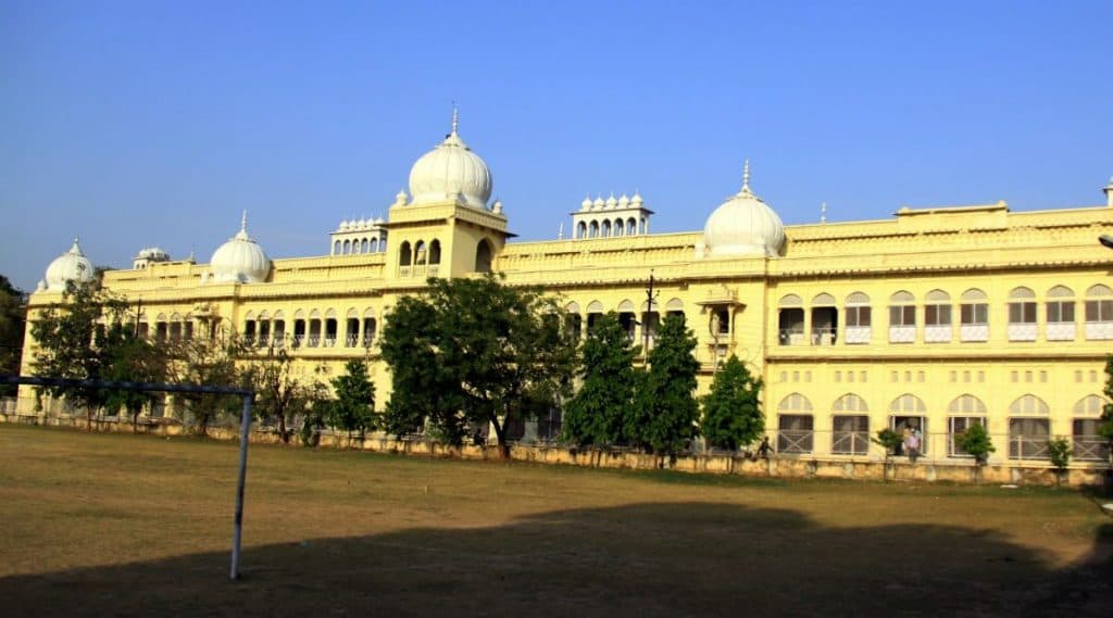 लखनऊ विद्यापीठात सुरु होणार 'गर्भसंस्कार' विषयावर कोर्स; मिळणार गरोदरपणात काय घालावे, काय खावे, कसे वागावे याचे प्रशिक्षण लखनऊ विद्यापीठात सुरु होणार 'गर्भसंस्कार' विषयावर कोर्स; मिळणार गरोदरपणात काय घालावे, काय खावे, कसे वागावे याचे प्रशिक्षण