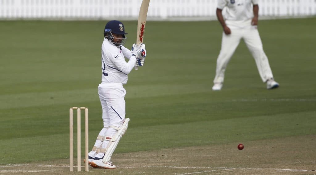 IND vs NZ 1st Test: पृथ्वी शॉ न्यूझीलंडविरुद्ध दुसऱ्या डावातही फेल, Netizens कडून शुभमन गिल ला संधी देण्याची मागणी IND vs NZ 1st Test: पृथ्वी शॉ न्यूझीलंडविरुद्ध दुसऱ्या डावातही फेल, Netizens कडून शुभमन गिल ला संधी देण्याची मागणी