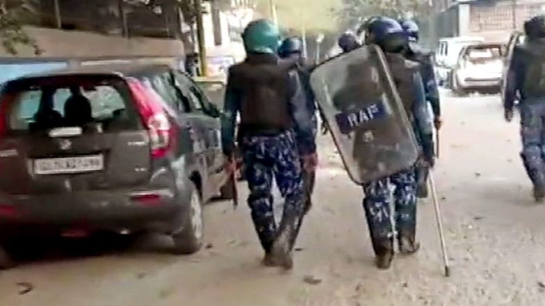 Delhi Violence: मौजपुर आणि ब्रह्मपुरी येथे पुन्हा दगडफेक; मुख्यमंत्री अरविंद केजरीवाल यांची आमदरांसह तातडीची बैठक