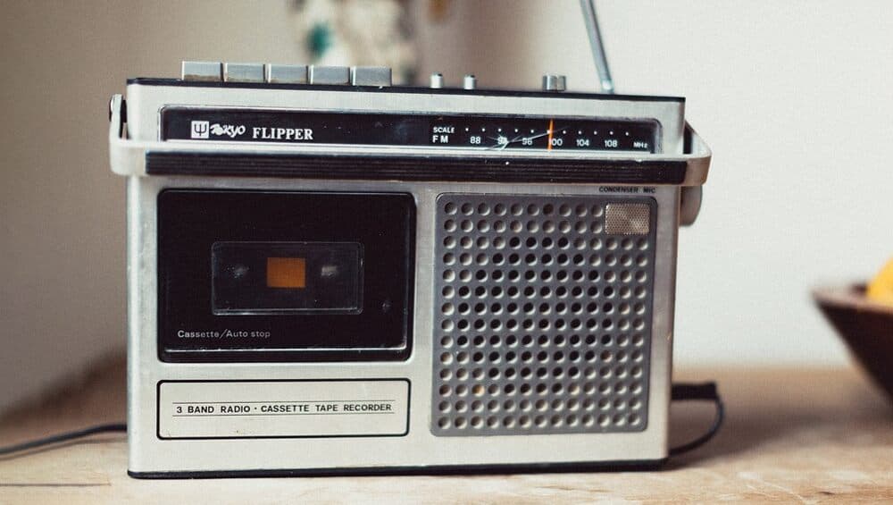 World Radio Day 2020: जगभरात का साजरा केला जातो वर्ल्ड रेडिओ दिवस? जाणूया घ्या याचा इतिहास World Radio Day 2020: जगभरात का साजरा केला जातो वर्ल्ड रेडिओ दिवस? जाणूया घ्या याचा इतिहास