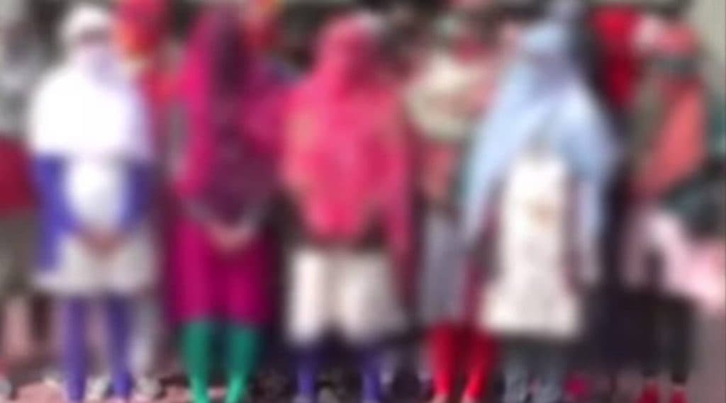 गुजरात: भूज मधील मुलींच्या कॉलेजमध्ये वसतिगृहाच्या वॉर्डनच्या तक्रारीवरून मुलींची अंतवस्त्र उतरवली; मासिकपाळी दरम्यान मंदिर आणि किचनमध्ये प्रवेश केल्याचा आरोप गुजरात: भूज मधील मुलींच्या कॉलेजमध्ये वसतिगृहाच्या वॉर्डनच्या तक्रारीवरून मुलींची अंतवस्त्र उतरवली; मासिकपाळी दरम्यान मंदिर आणि किचनमध्ये प्रवेश केल्याचा आरोप