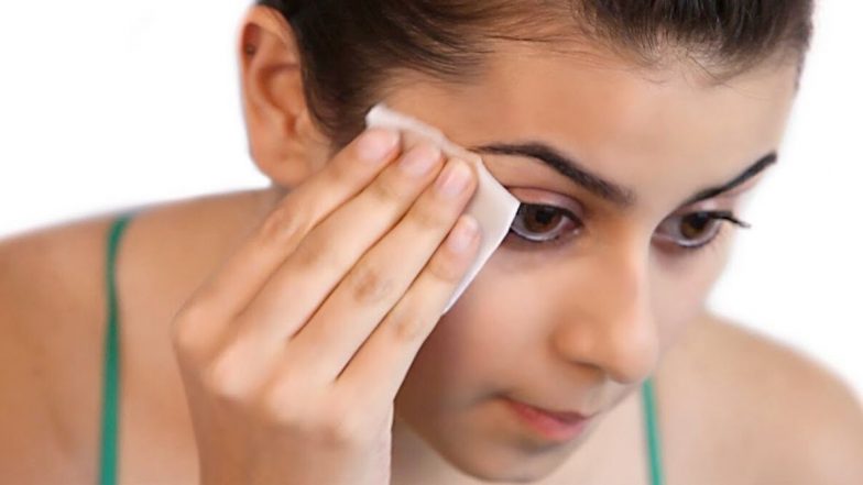Beauty Tips: मेकअप उतरविण्यासाठी चेह-यावर महागडे प्रोडक्टस लावण्यापेक्षा घरच्या घरी बनवा 'हे' पॅक