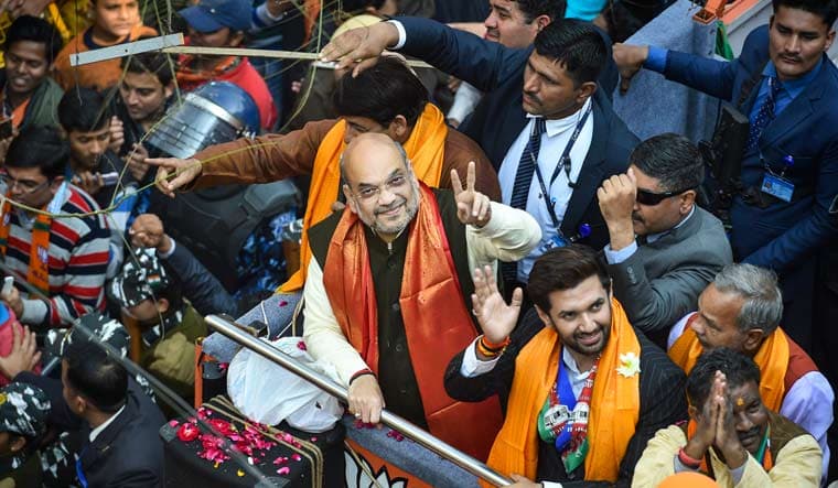 Delhi Assembly Election 2020: दिल्ली विधानसभा निवडणुकीच्या प्रचाराची मुदत समाप्त; आता 8 फेब्रुवारीच्या मतदानावर देशाचे लक्ष Delhi Assembly Election 2020: दिल्ली विधानसभा निवडणुकीच्या प्रचाराची मुदत समाप्त; आता 8 फेब्रुवारीच्या मतदानावर देशाचे लक्ष