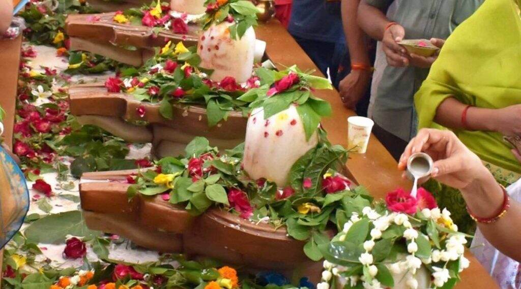 Maha Shivratri 2020: महाशिवरात्रीला चुकूनही पूजेदरम्यान करू नका 'या' गोष्टी नाही तर शंकराचा होऊ शकतो प्रकोप Maha Shivratri 2020: महाशिवरात्रीला चुकूनही पूजेदरम्यान करू नका 'या' गोष्टी नाही तर शंकराचा होऊ शकतो प्रकोप