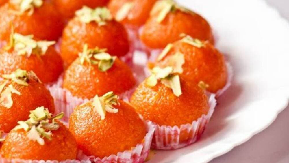 आता दुकानातील प्रत्येक मिठाईवर मॅन्युफॅक्चरिंग, एक्स्पायरी डेट व इतर माहिती लिहिणे बंधनकारक- FSSAI चा आदेश आता दुकानातील प्रत्येक मिठाईवर मॅन्युफॅक्चरिंग, एक्स्पायरी डेट व इतर माहिती लिहिणे बंधनकारक- FSSAI चा आदेश