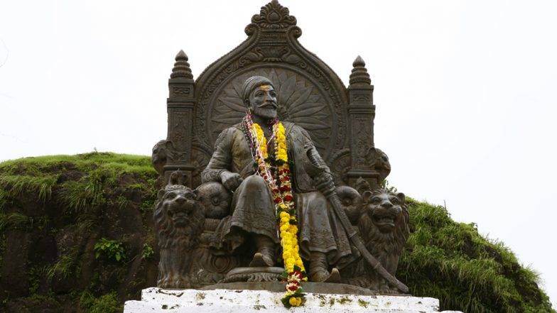 Shivaji Maharaj Powada: शिव जयंती निमित्त छत्रपती शिवाजी महाराज यांची शौर्यगाथा सांगणारे हे खास पोवाडे (Watch Video) Shivaji Maharaj Powada: शिव जयंती निमित्त छत्रपती शिवाजी महाराज यांची शौर्यगाथा सांगणारे हे खास पोवाडे (Watch Video)