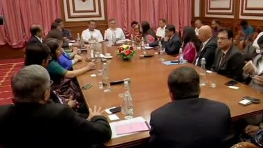 कोरोना व्हायरसबाबत आरोग्यमंत्री राजेश टोपे यांनी बोलावली तात्काळ बैठक; कॉर्पोरेट आणि आरोग्य क्षेत्रातील नेत्यांशी चर्चा सुरु