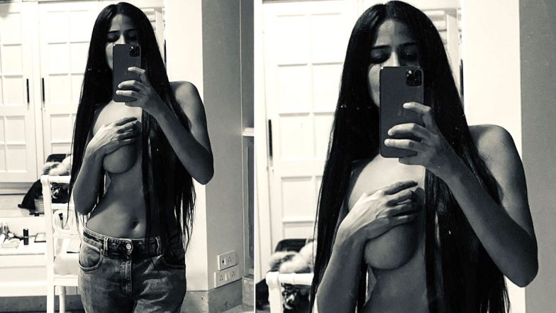 Poonam Pandey Topless Photo: पूनम पांडे हिचा बॉयफ्रेंड सोबतचा 'टॉपलेस' फोटो सोशल मिडियावर व्हायरल, कॅप्शन वाचून चाहते पडले संभ्रमात