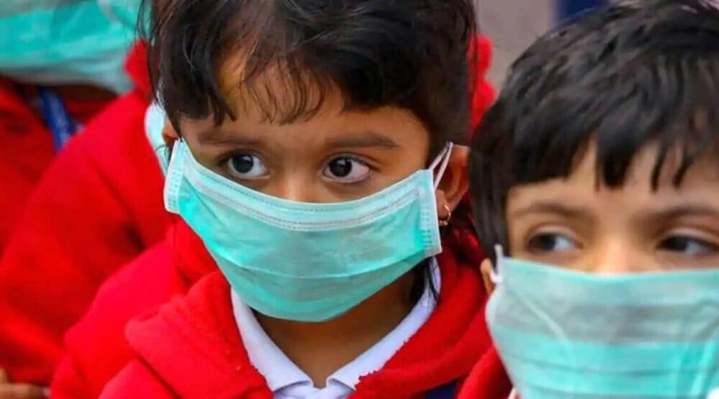 COVID-19: पुणे येथे 3 वर्षाच्या चिमुकलीला कोरोना विषाणूची लागण; आजोबांमुळे संसर्ग झाल्याची माहिती COVID-19: पुणे येथे 3 वर्षाच्या चिमुकलीला कोरोना विषाणूची लागण; आजोबांमुळे संसर्ग झाल्याची माहिती