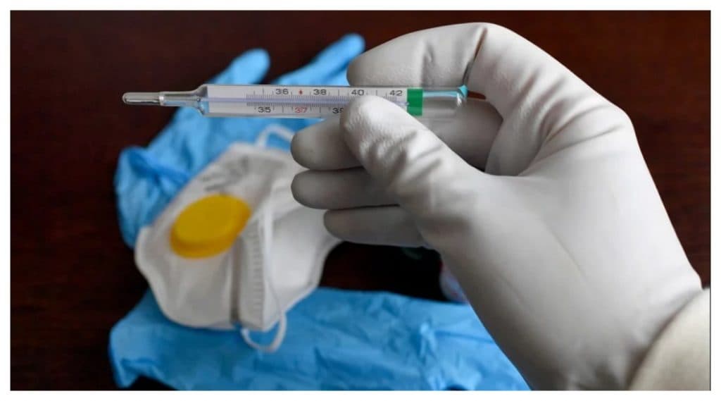 Coronavirus: दिल्ली येथे मोहोल्ला क्लिनिक चालवणाऱ्या डॉक्टरला कोरोना व्हायरस संसर्ग Coronavirus: दिल्ली येथे मोहोल्ला क्लिनिक चालवणाऱ्या डॉक्टरला कोरोना व्हायरस संसर्ग