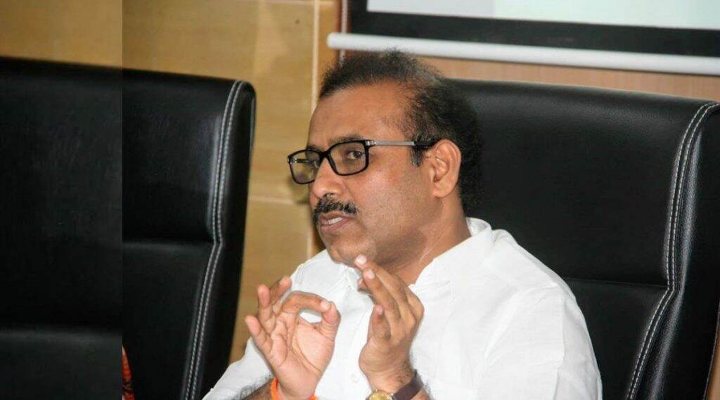 Coronavirus Lockdown चं बंधन पाळत नागरिकांनी रक्तदान करण्यासाठी बाहेर पडा: आरोग्यमंत्री राजेश टोपे यांचं आवाहन Coronavirus Lockdown चं बंधन पाळत नागरिकांनी रक्तदान करण्यासाठी बाहेर पडा: आरोग्यमंत्री राजेश टोपे यांचं आवाहन