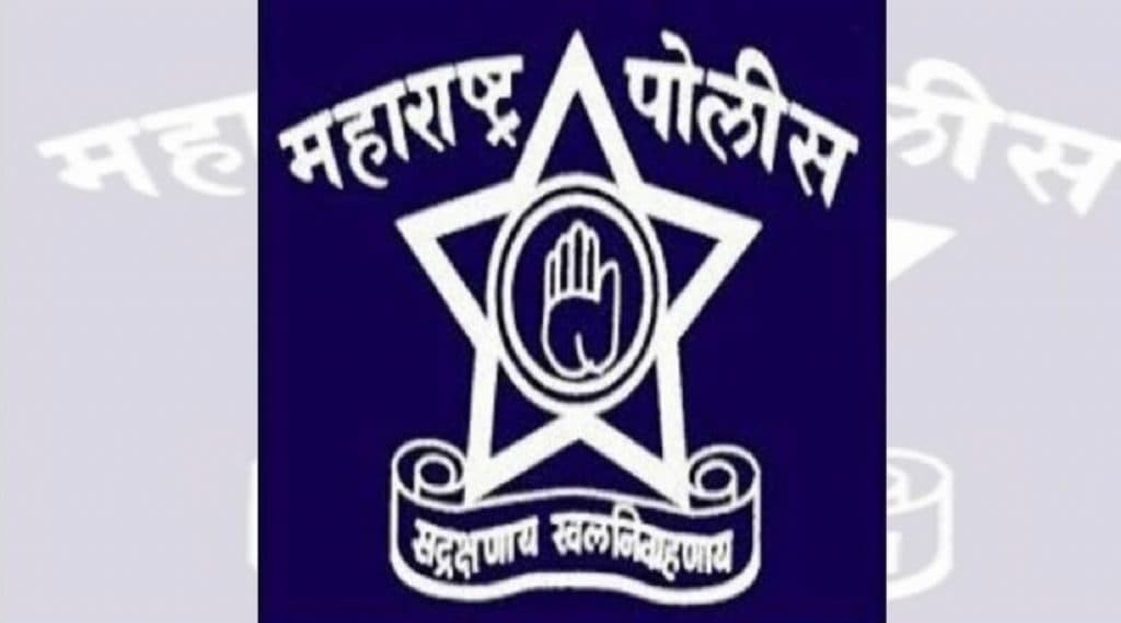 पुणे: लॉकडाऊनचे आदेश धुडकावून नमाज पठणासाठी एकत्र जमलेल्या 13 आरोपींवर गुन्हा दाखल पुणे: लॉकडाऊनचे आदेश धुडकावून नमाज पठणासाठी एकत्र जमलेल्या 13 आरोपींवर गुन्हा दाखल
