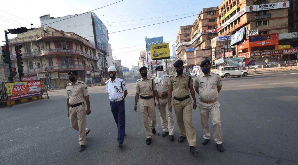 लॉक डाऊनमध्ये दुध आणण्यासाठी बाहेर गेलेल्या तरुणाचा मृत्यू; पोलीस मारहाणीतच जीव गेल्याचा कुटुंबाचा आरोप लॉक डाऊनमध्ये दुध आणण्यासाठी बाहेर गेलेल्या तरुणाचा मृत्यू; पोलीस मारहाणीतच जीव गेल्याचा कुटुंबाचा आरोप