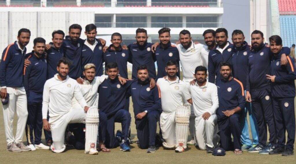Ranji Trophy 2020 Final: रणजी ट्रॉफीचा अंतिम सामना ड्रॉ, सौराष्ट्रने जिंकले पहिले जेतेपद Ranji Trophy 2020 Final: रणजी ट्रॉफीचा अंतिम सामना ड्रॉ, सौराष्ट्रने जिंकले पहिले जेतेपद