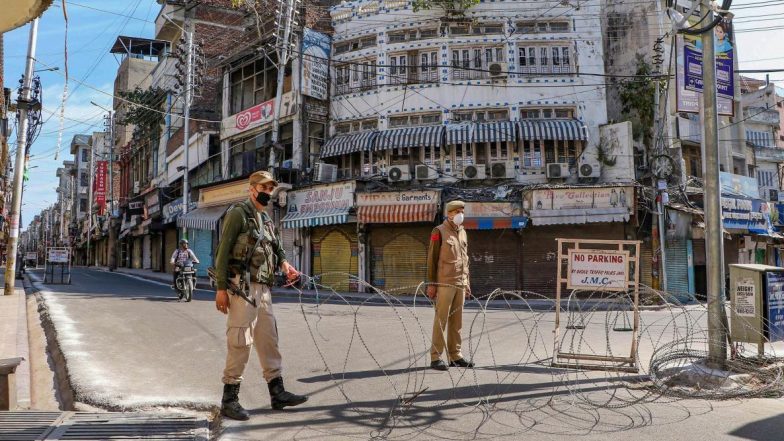 Maharashtra Lockdown: महाराष्ट्रातील निर्बंध रविवारपासून शिथिल होणार, काय राहणार सुरु आणि काय बंद? घ्या जाणून